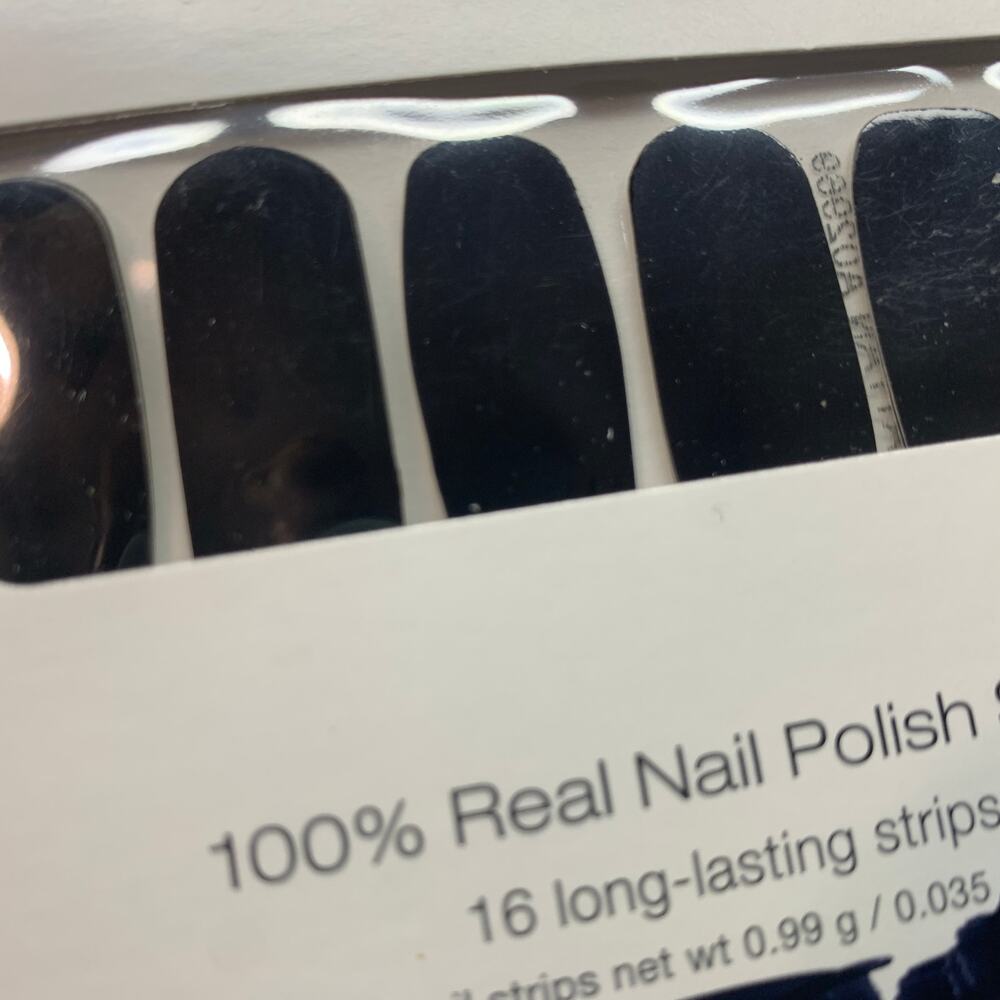 NIP Color Street MIDNIGHT IN MANHATTAN FMC146 black nail polish strips - Picture 2 of 4